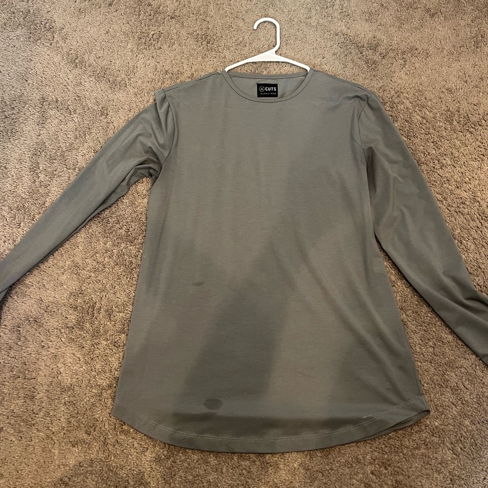 Cuts shirt size m
